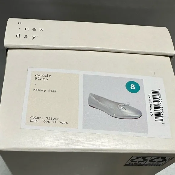 Jackie Silver Memory Foam Ballet Flats from A New Day NWT - Picture 6 of 10